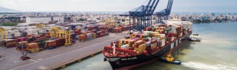 Porto de Navegantes investe R$ 1 bilhão para receber os maiores cargueiros globais