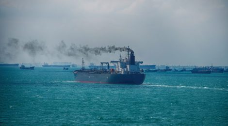 Instituições financeiras fortalecem postura sobre emissões de CO2 na indústria marítima