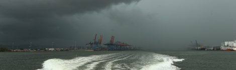 Mau tempo interrompe navegação no Porto de Santos nesta terça-feira