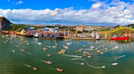 Porto de Vitória tem dragagem de manutenção iniciada