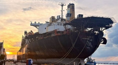 P-35 atracou em base naval no RJ